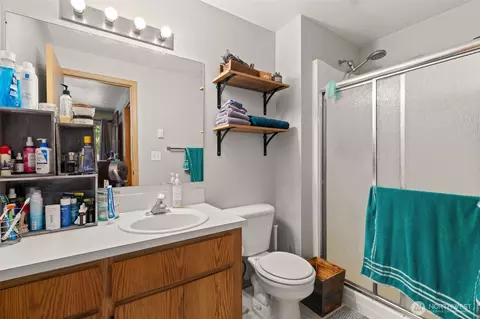 Bath - 150 126 Allen Rd, Onalaska, WA 98570 photo 2 of 3