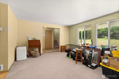 Living - 150 126 Allen Rd, Onalaska, WA 98570 photo 3 of 4