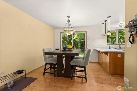 Dining - 150 126 Allen Rd, Onalaska, WA 98570 photo 1 of 1