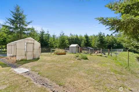 Exterior - 150 126 Allen Rd, Onalaska, WA 98570 photo 11 of 12