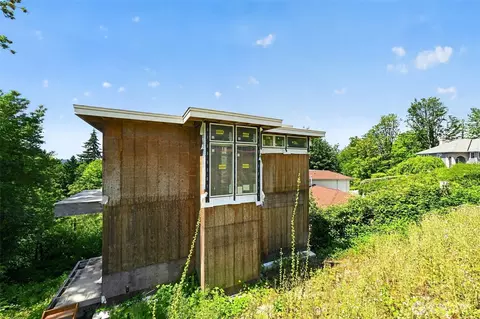 Exterior - 17419 102nd Ave NE, Bothell, WA 98011 photo 2 of 5