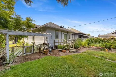 Exterior - 1705 Hoyt Ave, Everett, WA 98201 photo 6 of 11