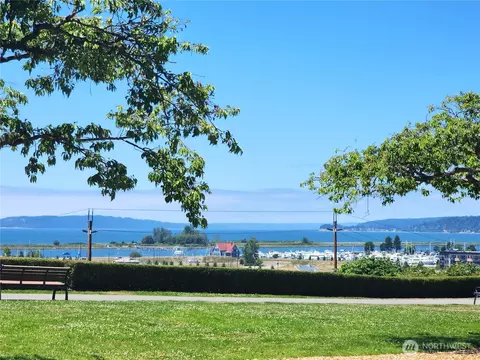 View/Area - 1705 Hoyt Ave, Everett, WA 98201 photo 4 of 4