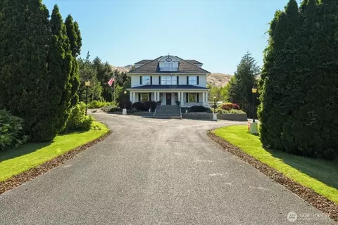 5397 Hughes Rd, Cashmere, WA 98815