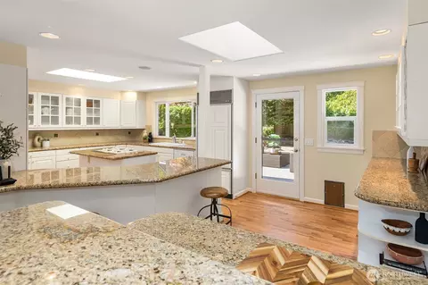 Kitchen - 10710 NE 190th St, Bothell, WA 98011 photo 2 of 4