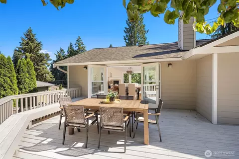 Exterior - 10710 NE 190th St, Bothell, WA 98011 photo 4 of 11