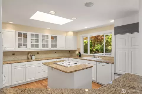Kitchen - 10710 NE 190th St, Bothell, WA 98011 photo 1 of 4