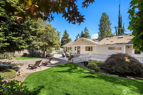 Exterior - 10710 NE 190th St, Bothell, WA 98011 photo 9 of 11