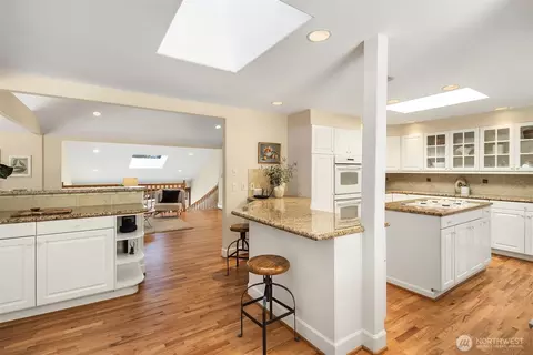 Kitchen - 10710 NE 190th St, Bothell, WA 98011 photo 3 of 4