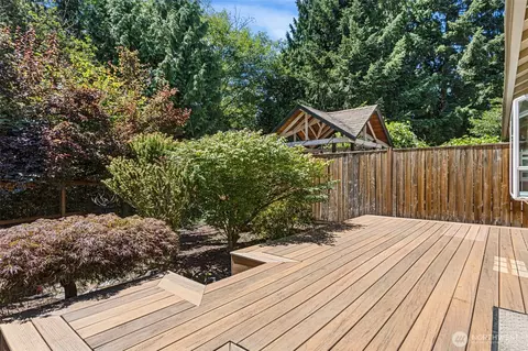 Exterior - 2108 186th Pl SE, Bothell, WA 98012 photo 5 of 7