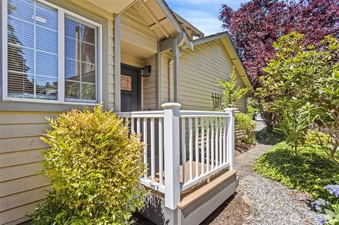 Exterior - 2108 186th Pl SE, Bothell, WA 98012 photo 4 of 7