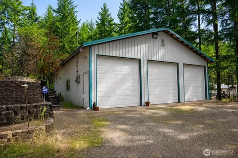 511 NE Lakeshore Dr N, Tahuya, WA 98588