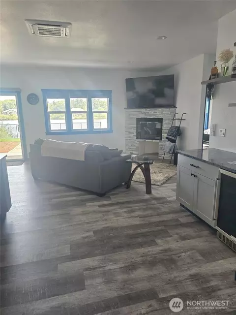 574 Weatherwax Loop NE, Ocean Shores, WA 98569