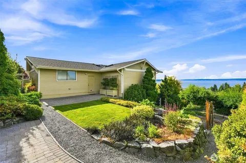 Exterior - 5017 33rd Ave W, Everett, WA 98203 photo 7 of 7