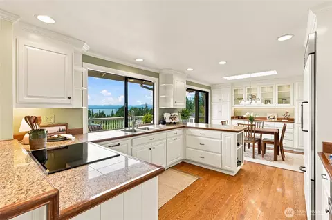 Kitchen - 5017 33rd Ave W, Everett, WA 98203 photo 1 of 4