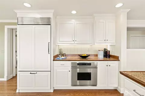 Kitchen - 5017 33rd Ave W, Everett, WA 98203 photo 3 of 4