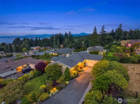 View/Area - 5017 33rd Ave W, Everett, WA 98203 photo 2 of 3