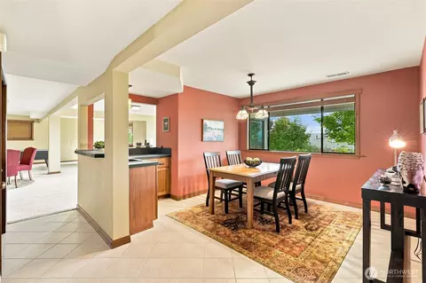 Dining - 5017 33rd Ave W, Everett, WA 98203 photo 5 of 5