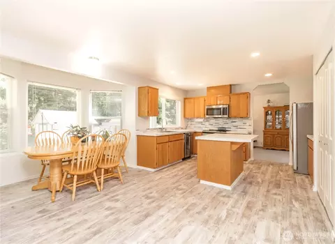 Kitchen - 19405 88th Ave E, Spanaway, WA 98387 photo 1 of 4