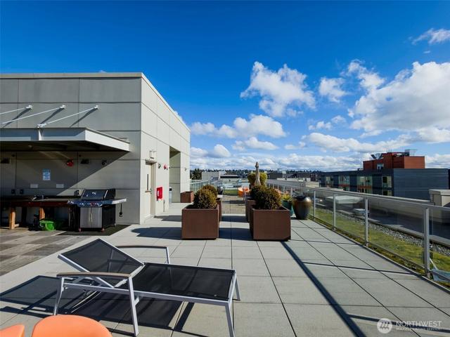 1760 NW 56th St #309, Seattle, WA 98107