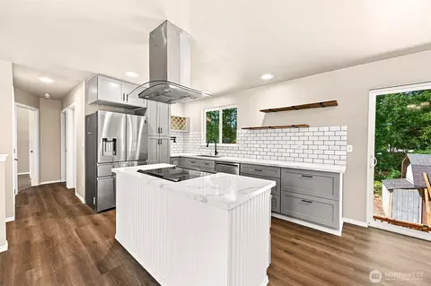 Kitchen - 20109 69th Ave E, Spanaway, WA 98387 photo 1 of 3
