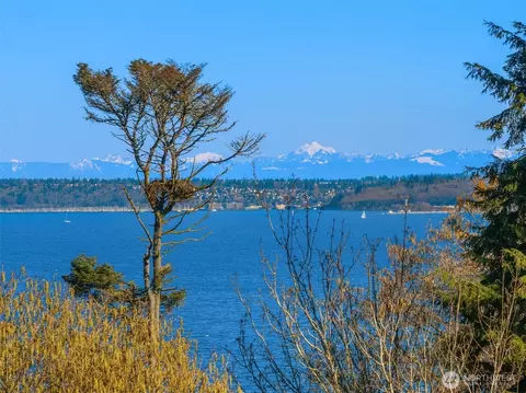 10700 NE Broomgerrie Rd, Bainbridge Island, WA 98110