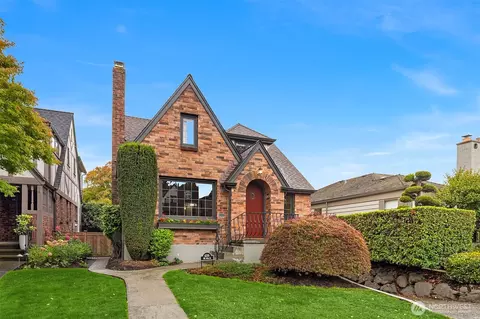 4319 NE 44th St, Seattle, WA 98105