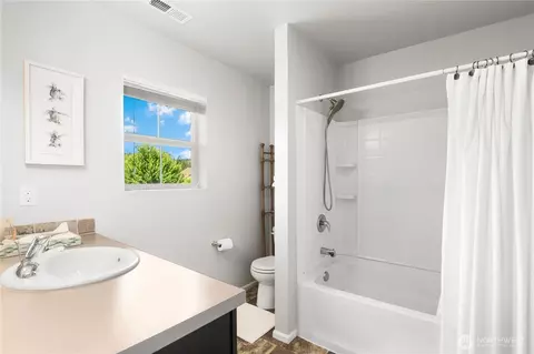 Bath - 1010 Van Ogle Ln NW, Orting, WA 98360 photo 2 of 3