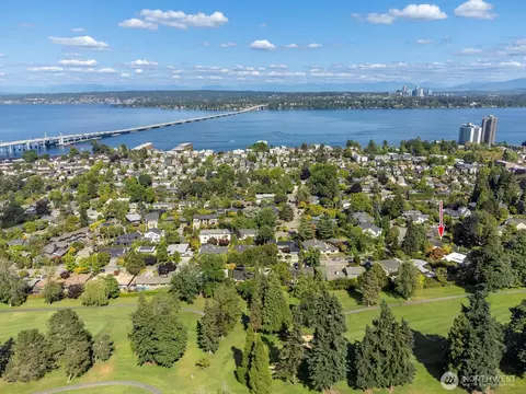 View/Area - 2109 38th Ave E, Seattle, WA 98112 photo 2 of 2