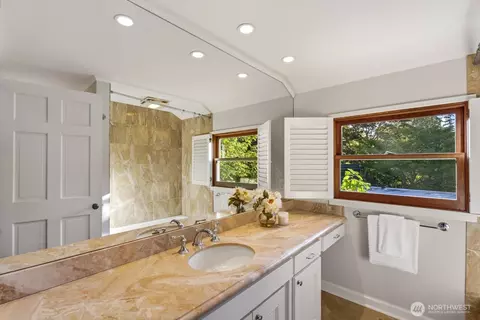 Bath - 2109 38th Ave E, Seattle, WA 98112 photo 5 of 5