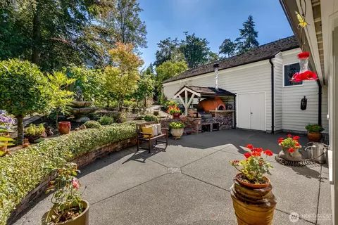 Exterior - 2109 38th Ave E, Seattle, WA 98112 photo 3 of 10