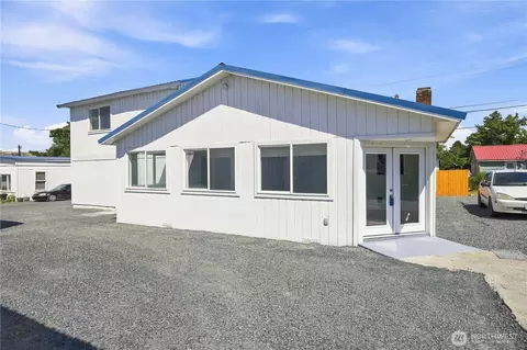 40 Cherry St S, Soap Lake, WA 98851