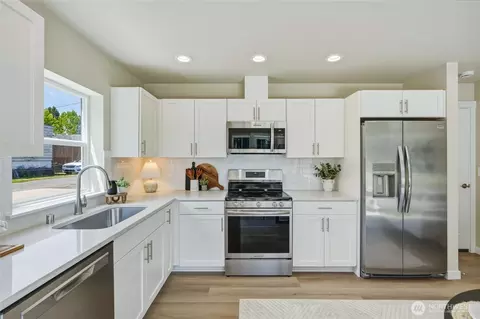 1711 12th St #B, Everett, WA 98201 photo 5