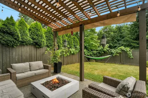 Exterior - 2924 101st Pl SE, Everett, WA 98208 photo 3 of 5