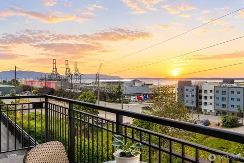 1015 Railroad Ave #210, Bellingham, WA 98225