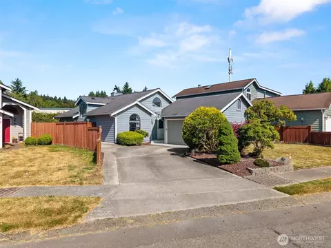 7612 Colony Ct NE, Bremerton, WA 98311