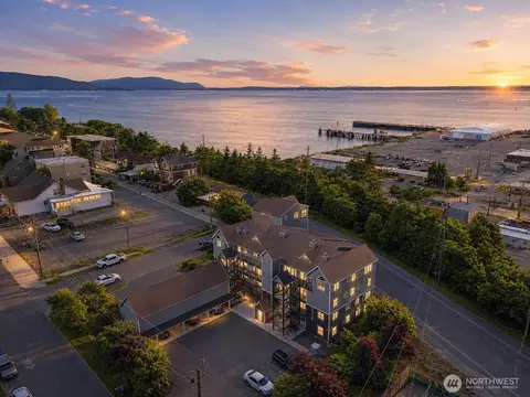705 N State St #102, Bellingham, WA 98225