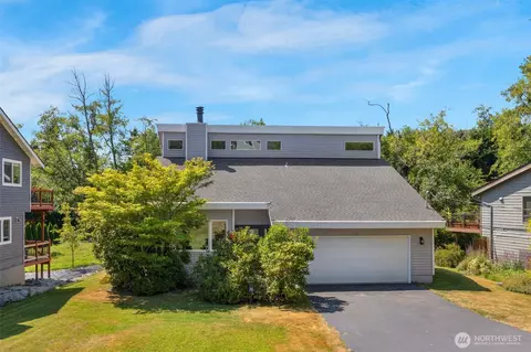 10128 63rd Pl W, Mukilteo, WA 98275