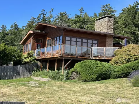 31 N Rhododendron Dr, Port Townsend, WA 98368