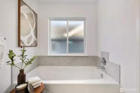 Bath - 19414 9th Ave SE, Bothell, WA 98012 photo 4 of 5