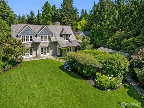 8106 Overlake Dr W, Medina, WA 98039