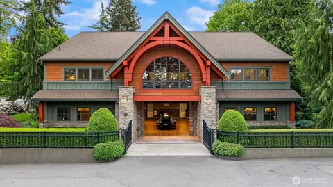 9635 SE 34th St, Mercer Island, WA 98040