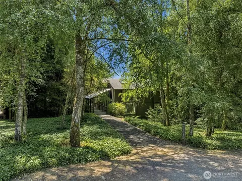 9375 NEric Ave, Bainbridge Island, WA 98110
