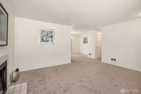 Living - 10816 10th Dr SE, Everett, WA 98208 photo 5 of 5