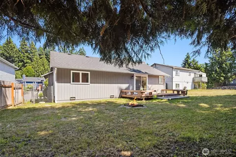 Exterior - 10816 10th Dr SE, Everett, WA 98208 photo 6 of 6