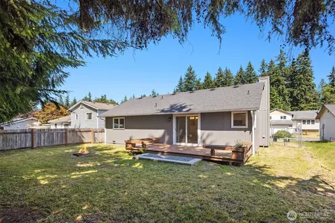 Exterior - 10816 10th Dr SE, Everett, WA 98208 photo 5 of 6