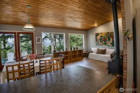 Dining - 561 Discovery Way, Eastsound, WA 98245 photo 4 of 4