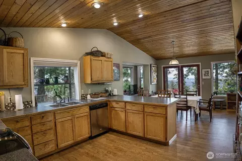 Kitchen - 561 Discovery Way, Eastsound, WA 98245 photo 1 of 1