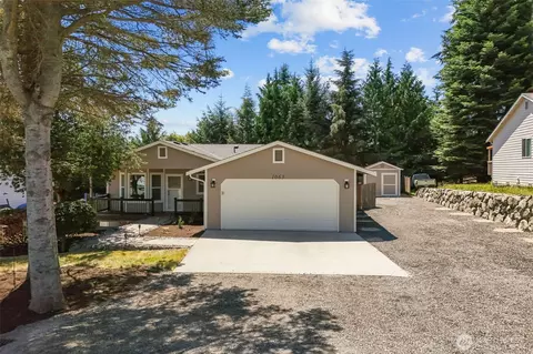 1063 Cascade Ln, Camano Island, WA 98282