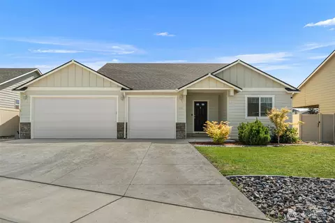 165 S Mystical Ave, East Wenatchee, WA 98802